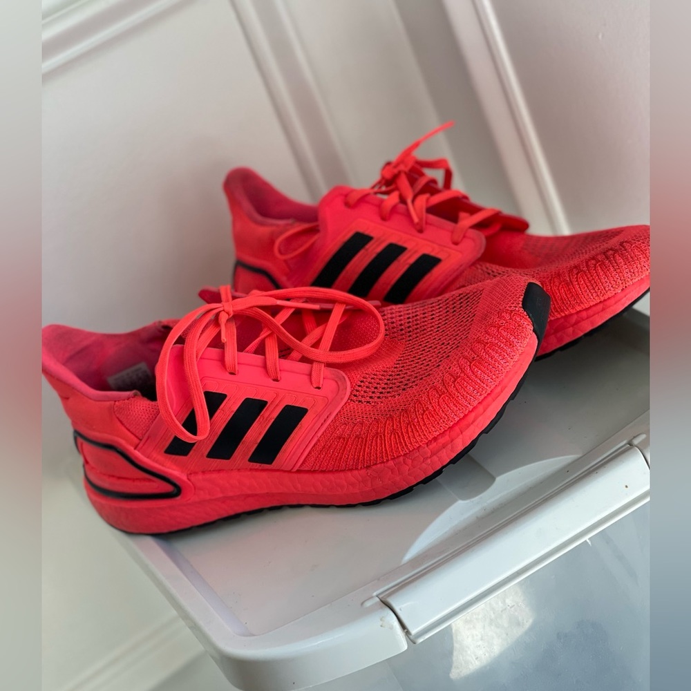2020
UltraBoost 20 'Signal Pink'